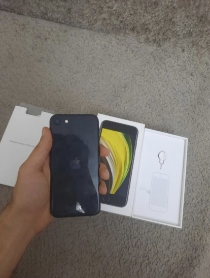 Apple iPhone SE 64 GB