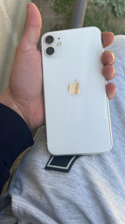 Apple iPhone 11